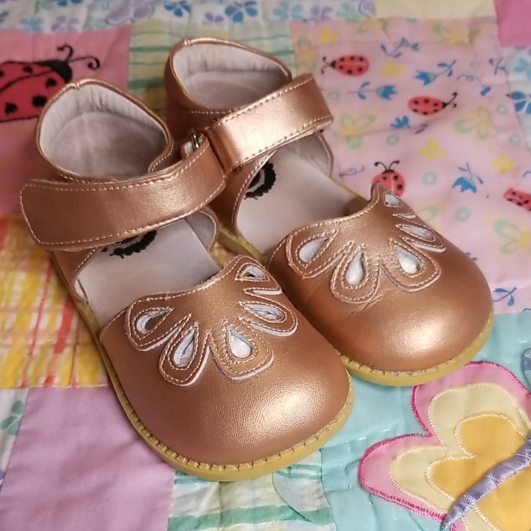 Livie & Luca Rose Gold Petals. Size 11. Euc/Vguc